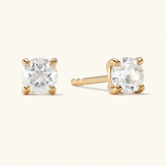 NWT Mejuri Round Topaz Studs 18k Gold Vermeil - Picture 1 of 5